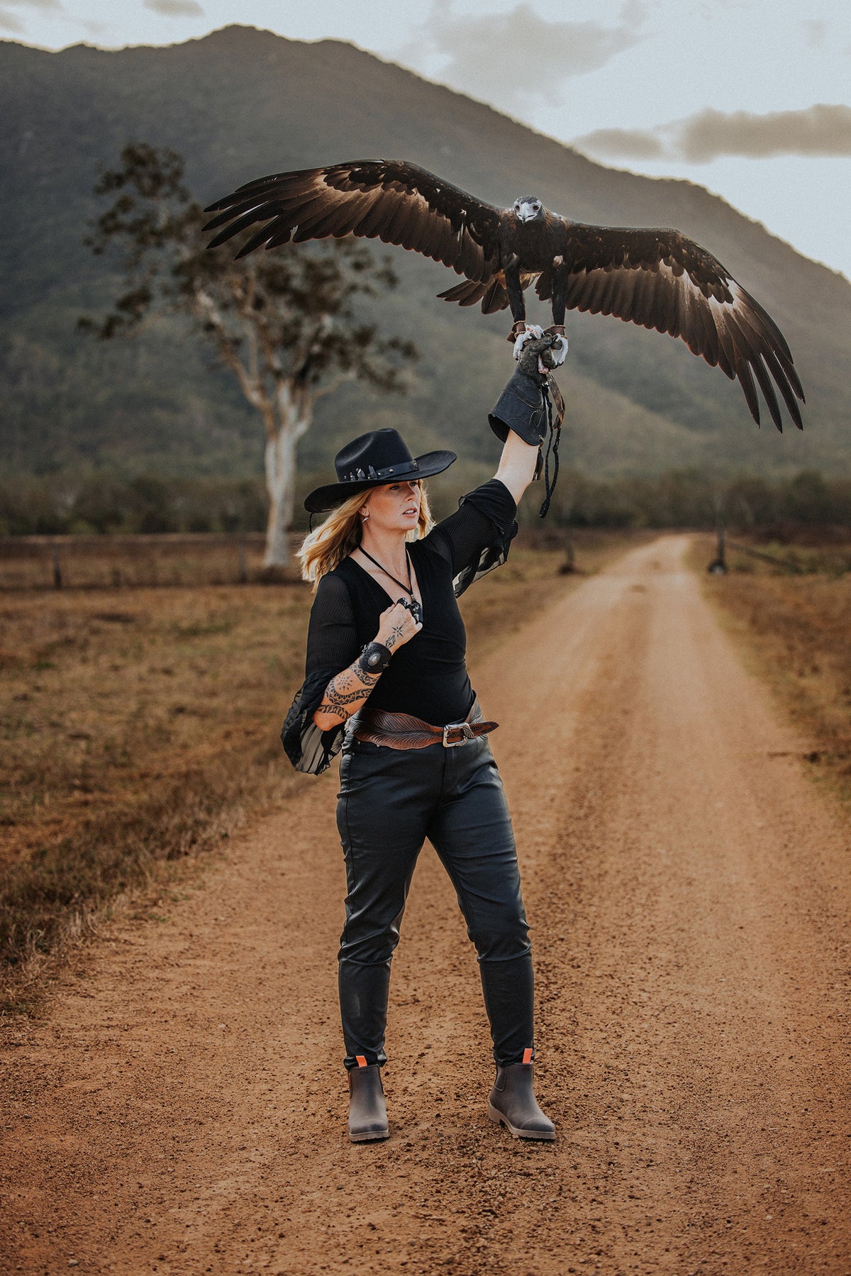 Gunslinger Feather Belt